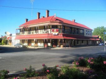 Bordertown Hotel