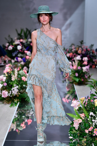 flounce - We Are Kindred (Photo by Stefan Gosatti Getty Images)